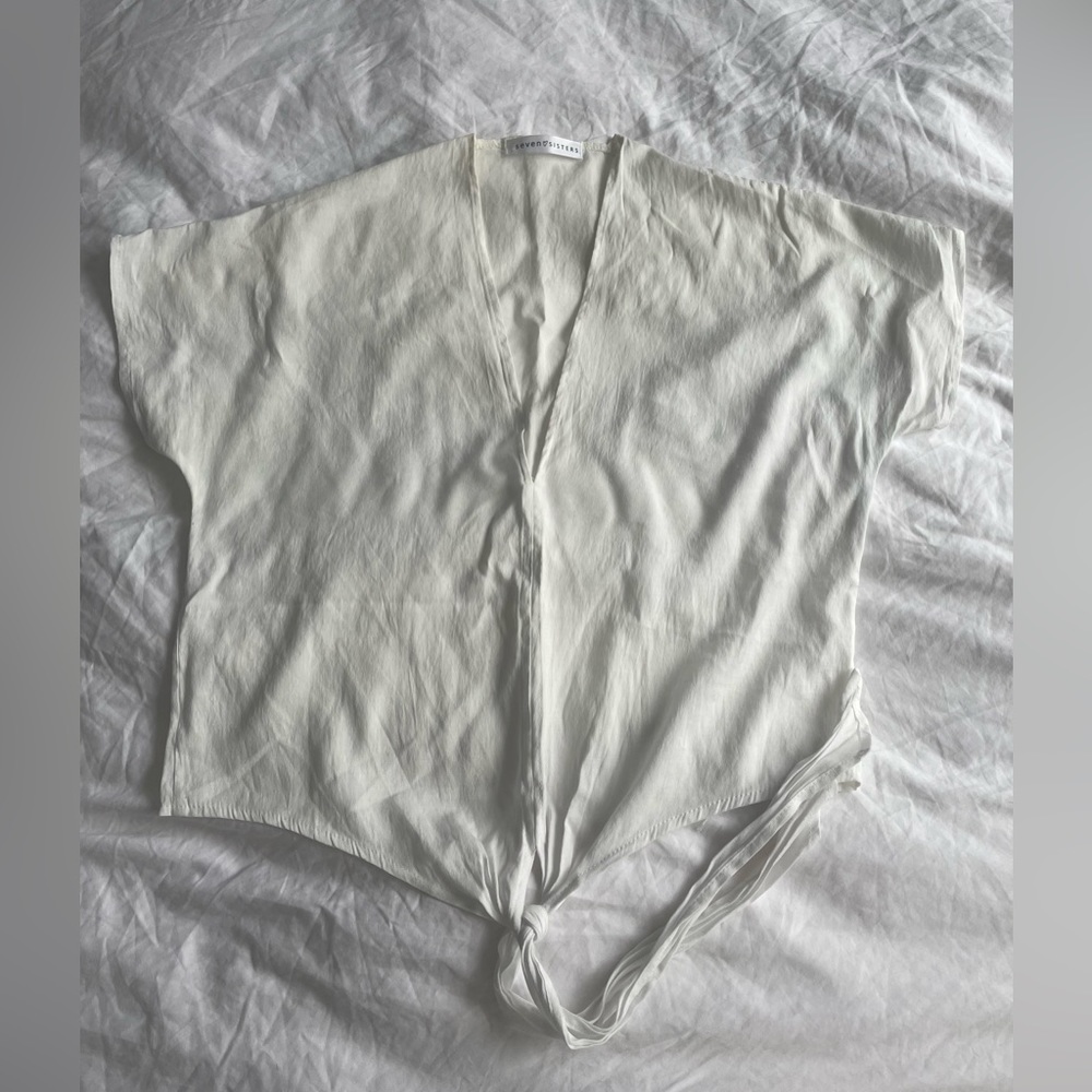 EUC M Boutique tie front crop top
